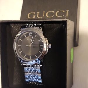 New original Gucci Watch Stainless (Original box a litte broke)
